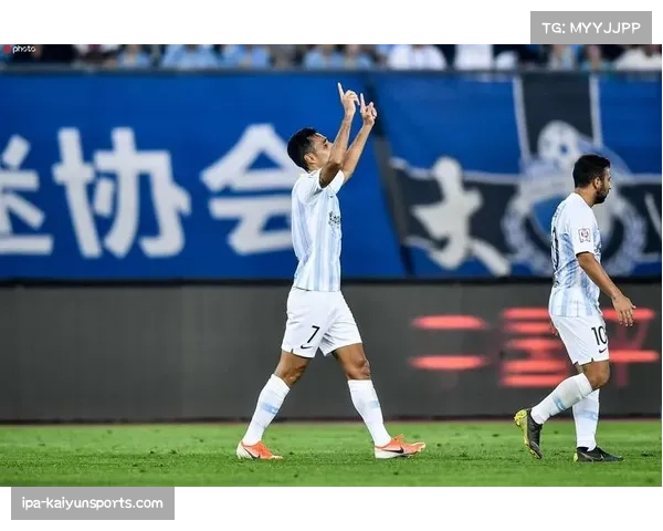 后腰屏障保护防线 争冠球队防守结构对比分析